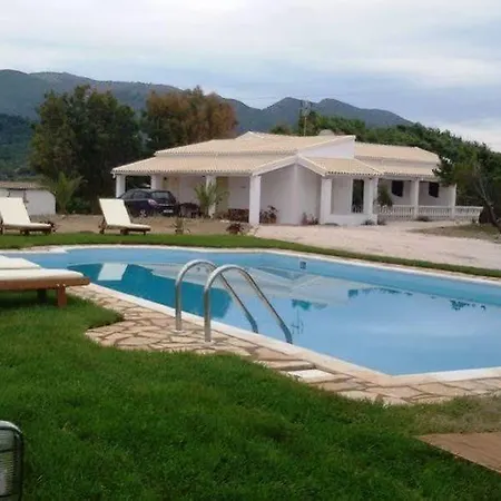 Elli Beach And Studios Apartment