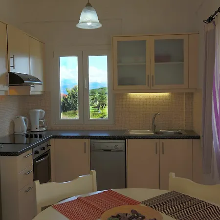 Elli Beach And Studios Apartment *