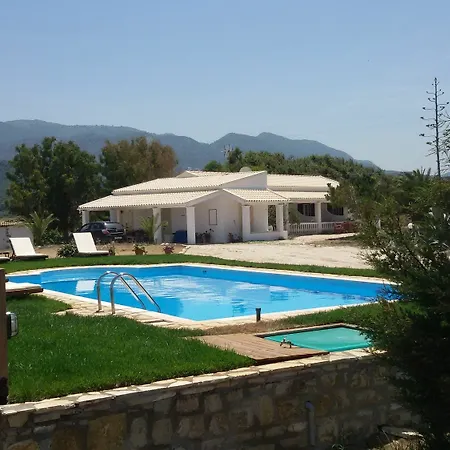 Elli Beach And Studios Apartment