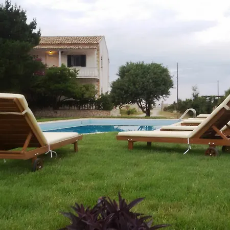 Elli Beach And Studios Apartment