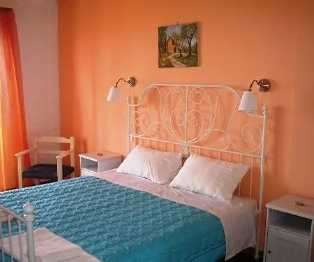 Elli And Apartman *